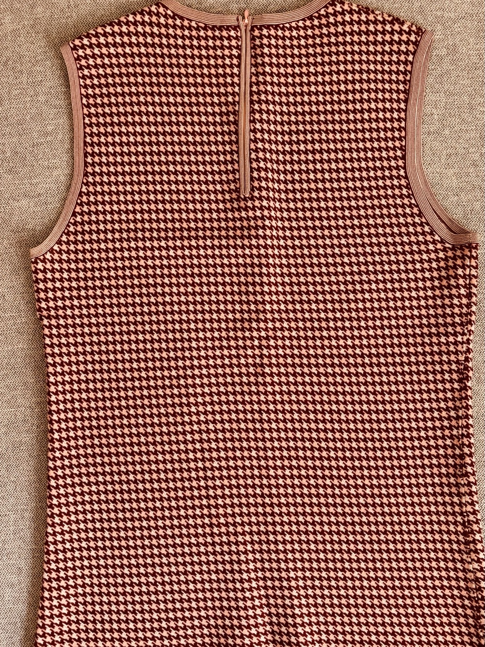 Akris Punto Pink & Burgundy Houndstooth Knit Top - Picture 2 of 4